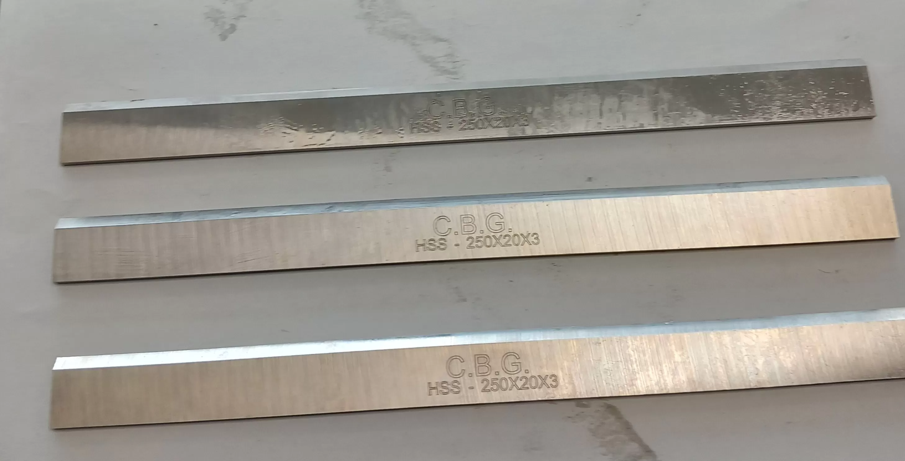 Set Di 3 Coltelli Pialla 300 X 20 X 3 Hss 18% C.b.g