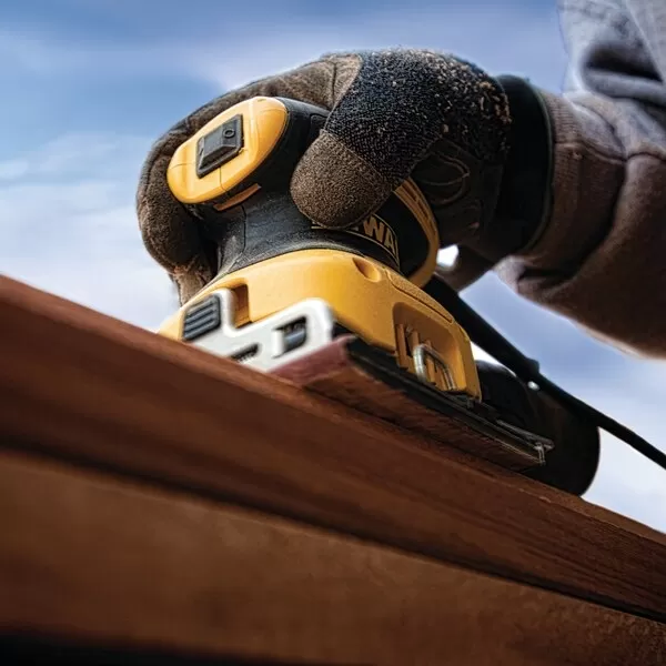 Levigatrice Orbitale 1/4 Foglio 230w Dewalt Dwe6411