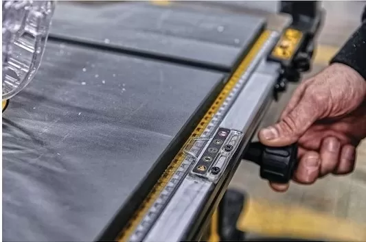 Sega Da Banco &oslash; 250 Mm Dewalt