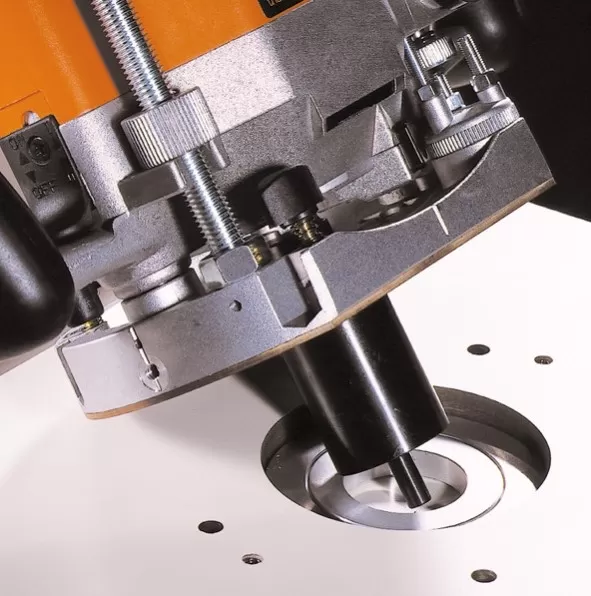 Elettrofresatrice Verticale Cmt7e Con Tavolo Industrio