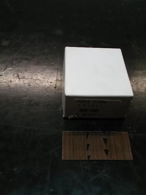 Kit Di 2 Scatole Da 10000 Pz Di Spilli 0,64 X 30 Mm