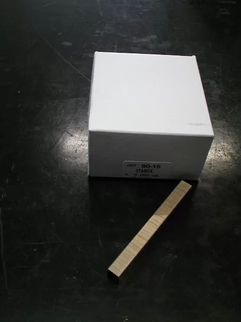 Kit Di 2 Scatole Da 10000 Pz Di Graffe 80/16