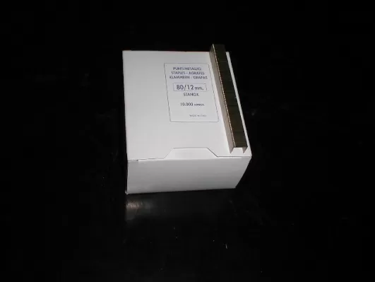 Kit Di 2 Scatole Da 10000 Pz Di Graffe 80/12 