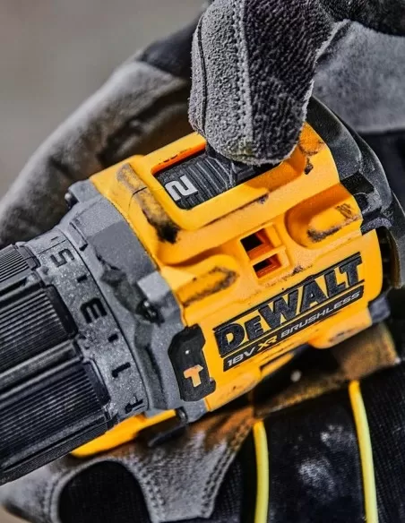 Kit Dewalt Completo Di Trapano Avvitatore Dcd805 E Avvitatore A Massa Battente Dcf850