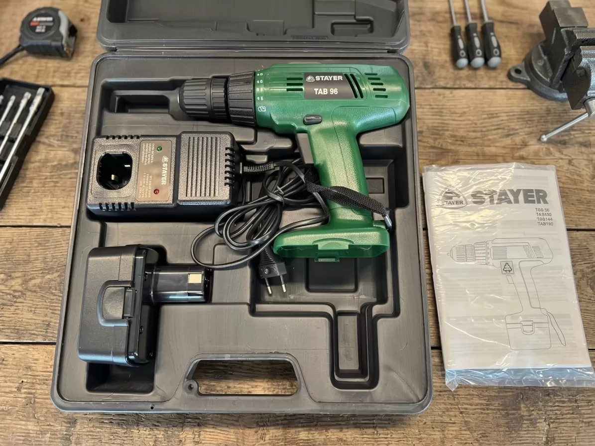 Trapano Avvitatore a Batteria Stayer TAB 96 (9,6V) con Valigetta e Accessori