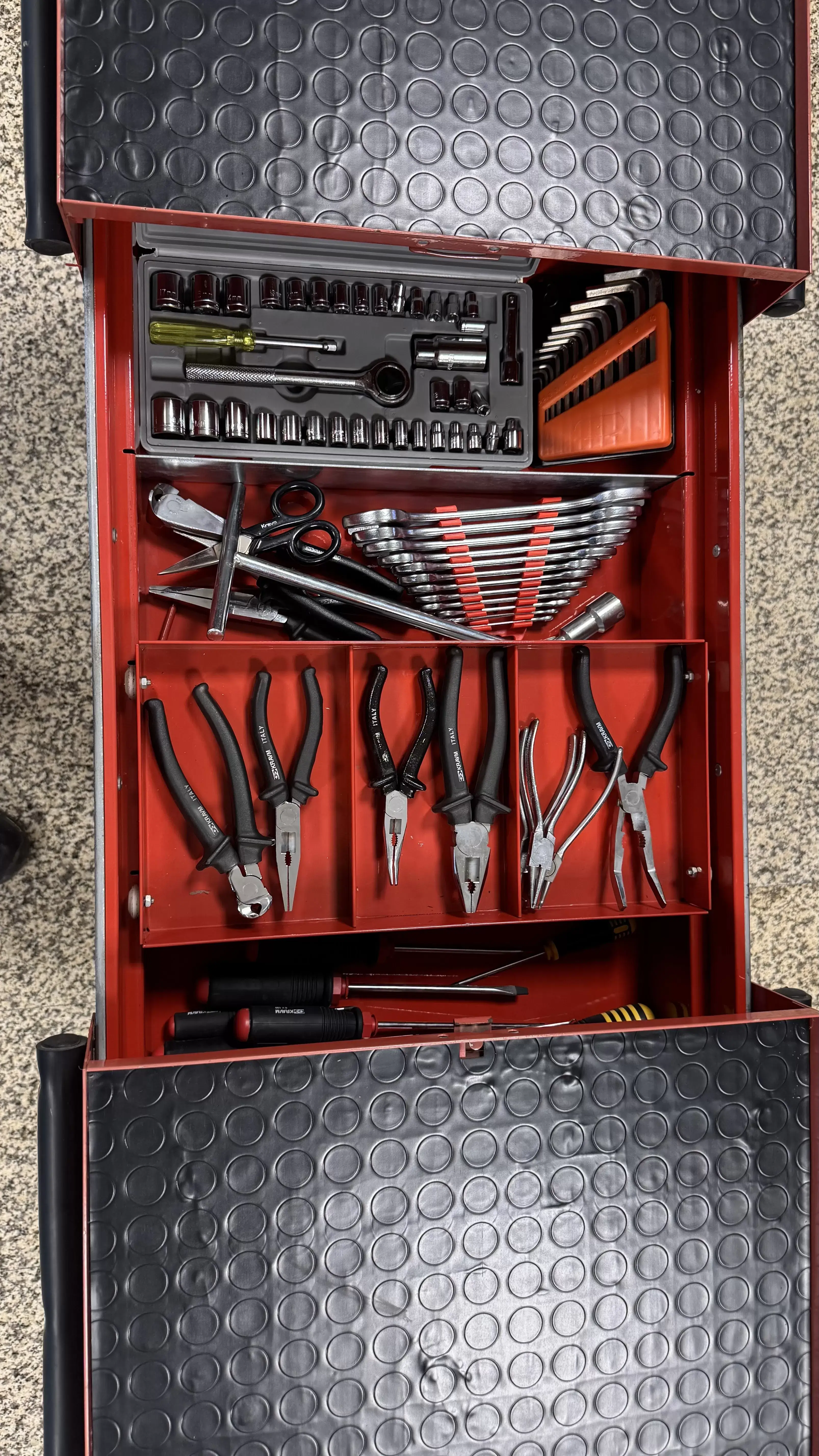 Carrello Portachiavi Completo Di Utensili