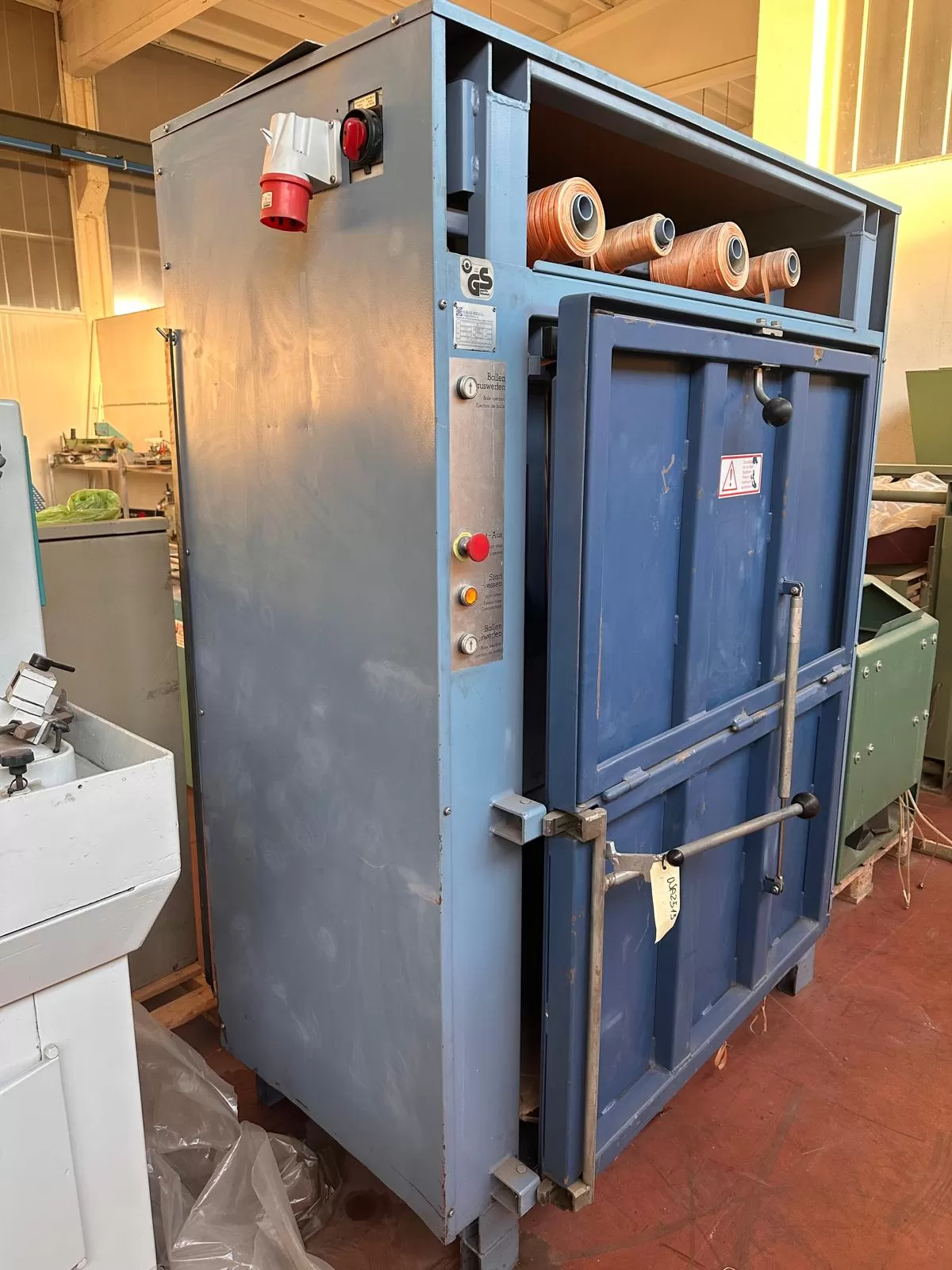 Pressa Verticale per Cartone ORMIC DIXI 18S Usata